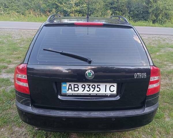 Черный Шкода Октавия, объемом двигателя 1.6 л и пробегом 252 тыс. км за 5800 $, фото 1 на Automoto.ua