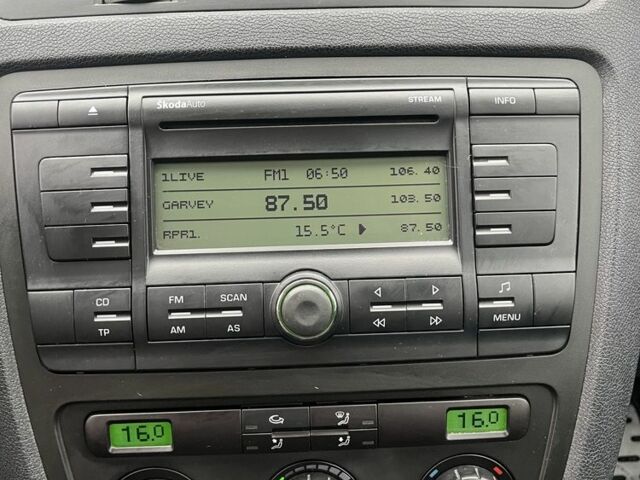 Черный Шкода Октавия, объемом двигателя 2 л и пробегом 184 тыс. км за 6250 $, фото 1 на Automoto.ua