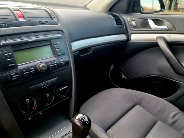 Чорний Шкода Октавія, об'ємом двигуна 1.9 л та пробігом 359 тис. км за 6400 $, фото 7 на Automoto.ua