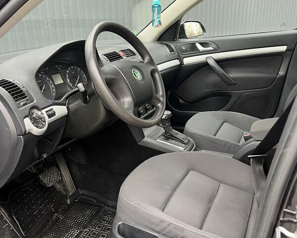 Черный Шкода Октавия, объемом двигателя 2 л и пробегом 181 тыс. км за 6250 $, фото 26 на Automoto.ua