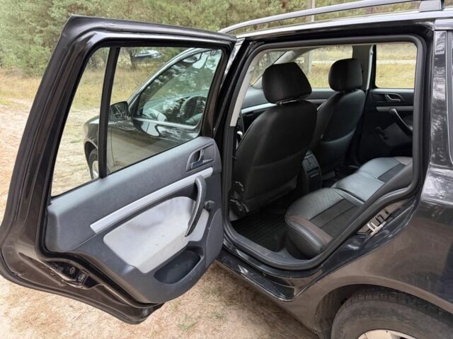 Черный Шкода Октавия, объемом двигателя 1.6 л и пробегом 220 тыс. км за 5450 $, фото 9 на Automoto.ua