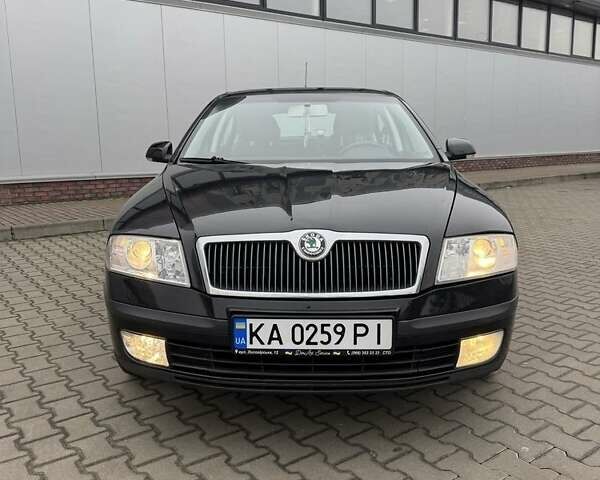 Черный Шкода Октавия, объемом двигателя 1.6 л и пробегом 233 тыс. км за 6300 $, фото 10 на Automoto.ua