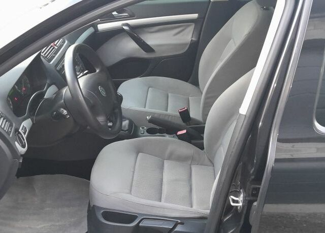 Черный Шкода Октавия, объемом двигателя 1.6 л и пробегом 260 тыс. км за 7400 $, фото 8 на Automoto.ua