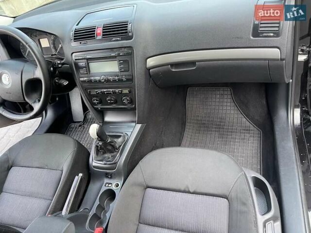 Черный Шкода Октавия, объемом двигателя 1.6 л и пробегом 275 тыс. км за 4999 $, фото 22 на Automoto.ua