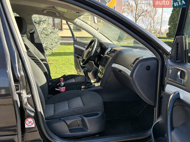 Чорний Шкода Октавія, об'ємом двигуна 1.6 л та пробігом 208 тис. км за 5999 $, фото 31 на Automoto.ua