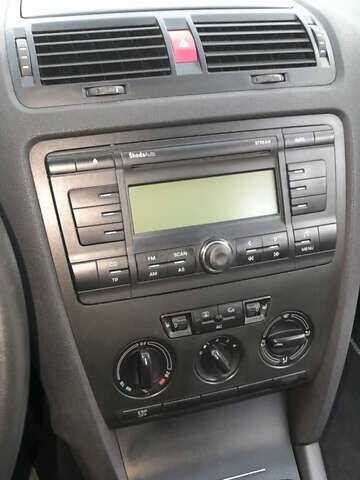 Черный Шкода Октавия, объемом двигателя 1.6 л и пробегом 260 тыс. км за 7400 $, фото 18 на Automoto.ua