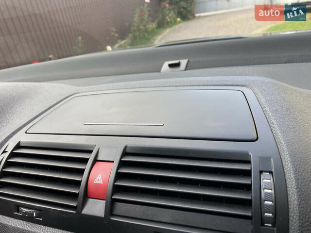 Черный Шкода Октавия, объемом двигателя 1.6 л и пробегом 210 тыс. км за 6500 $, фото 9 на Automoto.ua