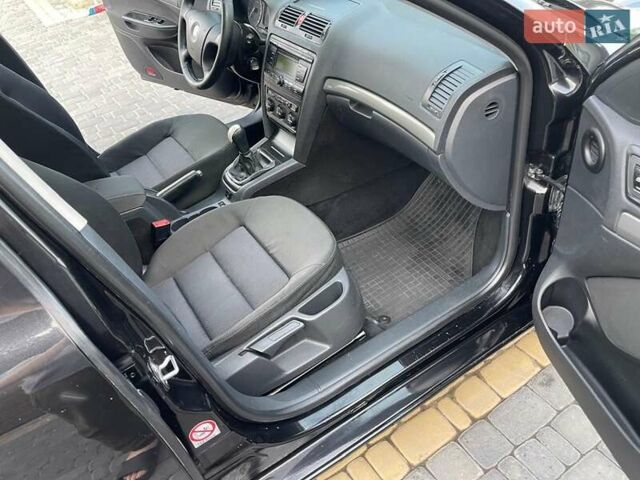 Черный Шкода Октавия, объемом двигателя 1.6 л и пробегом 275 тыс. км за 4999 $, фото 21 на Automoto.ua