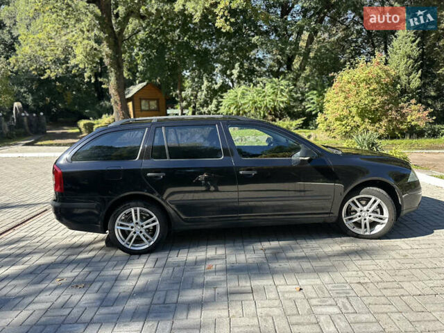 Черный Шкода Октавия, объемом двигателя 1.6 л и пробегом 240 тыс. км за 6613 $, фото 1 на Automoto.ua