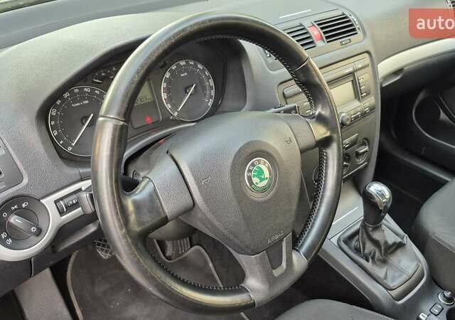 Чорний Шкода Октавія, об'ємом двигуна 1.6 л та пробігом 212 тис. км за 5700 $, фото 21 на Automoto.ua