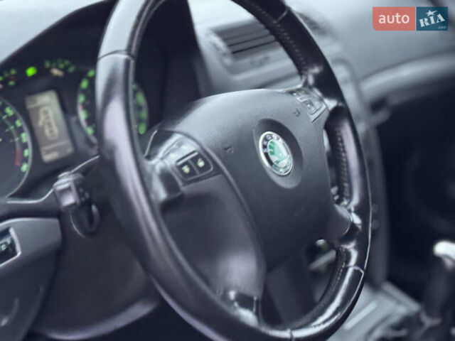 Черный Шкода Октавия, объемом двигателя 2 л и пробегом 250 тыс. км за 5999 $, фото 24 на Automoto.ua