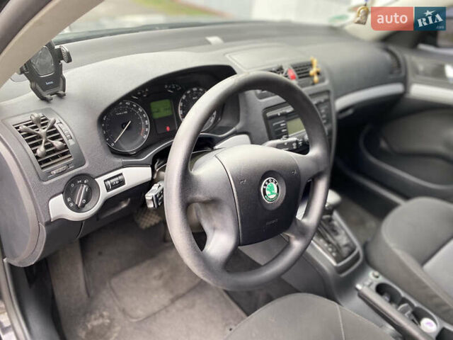 Черный Шкода Октавия, объемом двигателя 1.6 л и пробегом 224 тыс. км за 7750 $, фото 42 на Automoto.ua