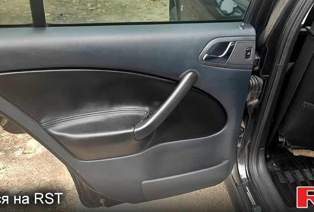 Черный Шкода Октавия, объемом двигателя 1.6 л и пробегом 229 тыс. км за 6300 $, фото 7 на Automoto.ua