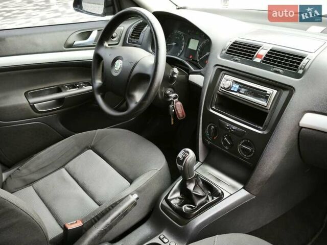 Черный Шкода Октавия, объемом двигателя 1.6 л и пробегом 268 тыс. км за 5300 $, фото 17 на Automoto.ua