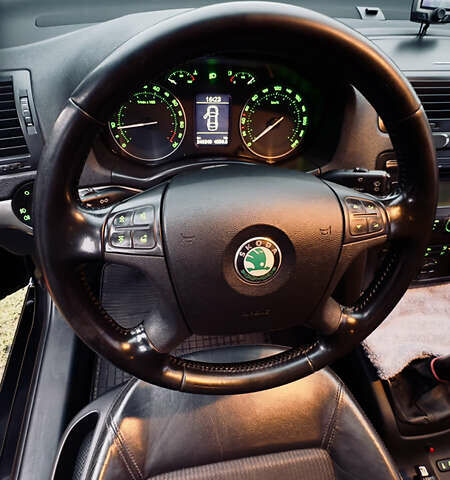 Чорний Шкода Октавія, об'ємом двигуна 1.6 л та пробігом 248 тис. км за 8300 $, фото 1 на Automoto.ua