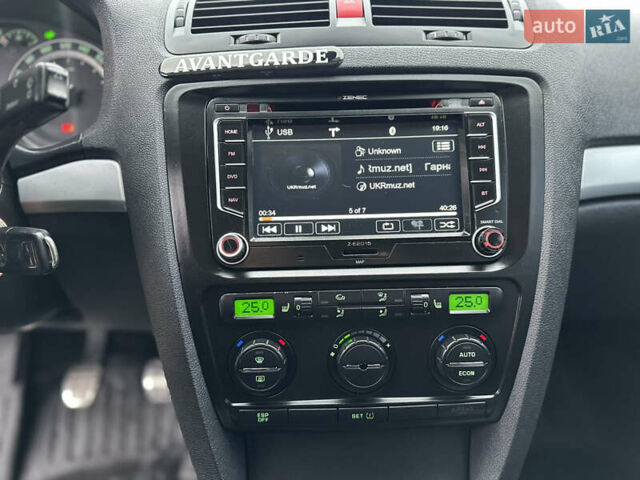 Чорний Шкода Октавія, об'ємом двигуна 2 л та пробігом 279 тис. км за 5999 $, фото 29 на Automoto.ua