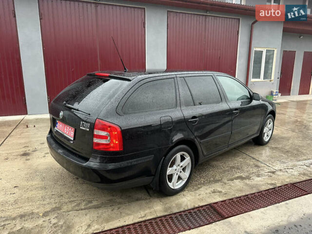 Черный Шкода Октавия, объемом двигателя 1.6 л и пробегом 248 тыс. км за 4900 $, фото 5 на Automoto.ua