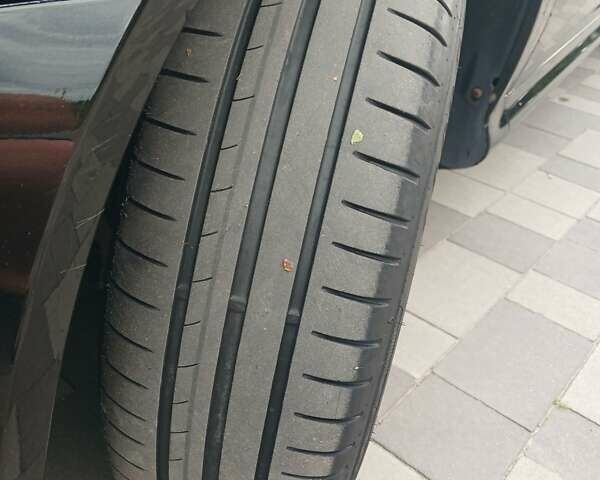 Черный Шкода Октавия, объемом двигателя 1.6 л и пробегом 248 тыс. км за 5000 $, фото 11 на Automoto.ua