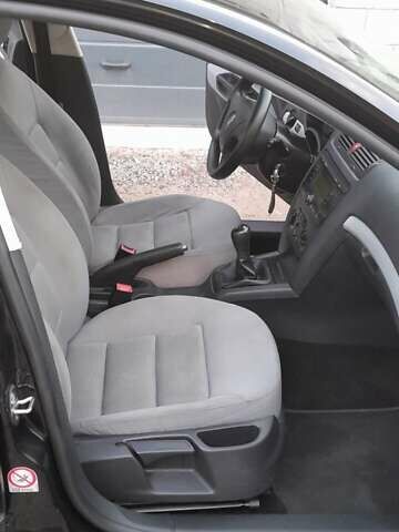 Черный Шкода Октавия, объемом двигателя 1.6 л и пробегом 260 тыс. км за 7400 $, фото 16 на Automoto.ua