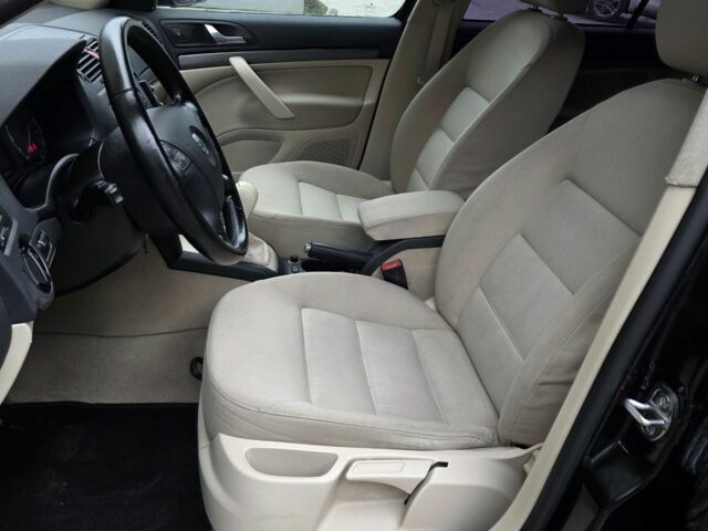 Черный Шкода Октавия, объемом двигателя 1.6 л и пробегом 256 тыс. км за 6300 $, фото 14 на Automoto.ua