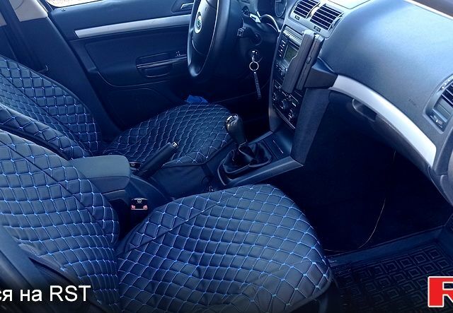 Черный Шкода Октавия, объемом двигателя 1.6 л и пробегом 290 тыс. км за 6500 $, фото 5 на Automoto.ua