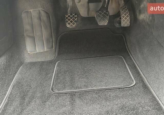 Черный Шкода Октавия, объемом двигателя 1.78 л и пробегом 314 тыс. км за 5300 $, фото 12 на Automoto.ua