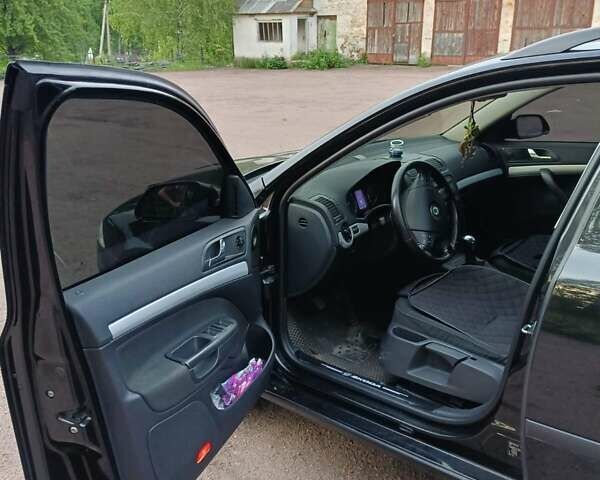 Черный Шкода Октавия, объемом двигателя 1.6 л и пробегом 249 тыс. км за 6300 $, фото 9 на Automoto.ua