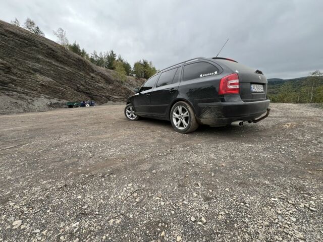 Чорний Шкода Октавія, об'ємом двигуна 2 л та пробігом 301 тис. км за 5800 $, фото 3 на Automoto.ua