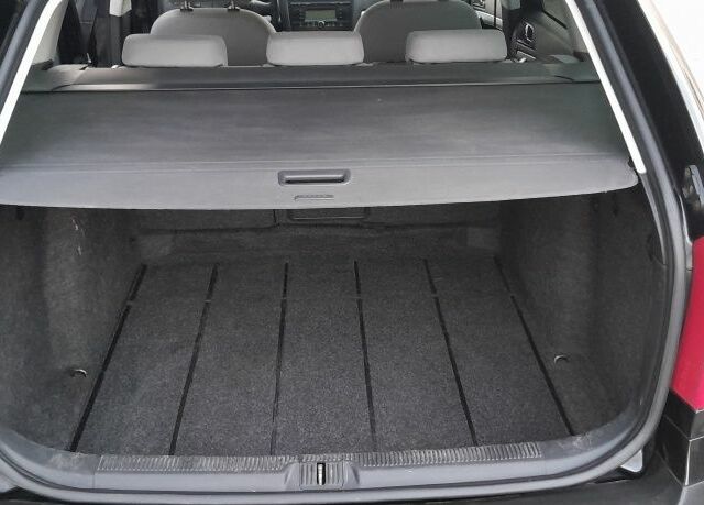 Черный Шкода Октавия, объемом двигателя 1.6 л и пробегом 260 тыс. км за 7400 $, фото 13 на Automoto.ua