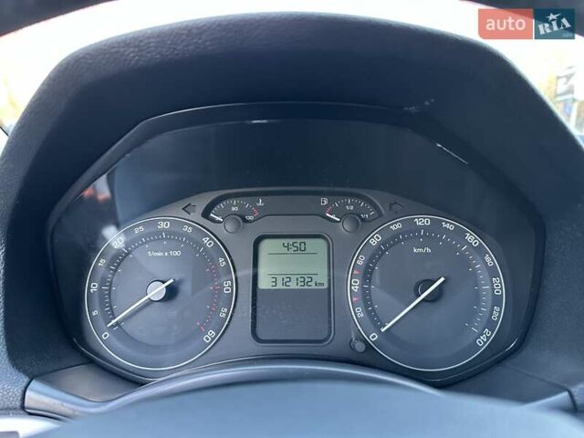 Черный Шкода Октавия, объемом двигателя 1.9 л и пробегом 330 тыс. км за 5999 $, фото 53 на Automoto.ua