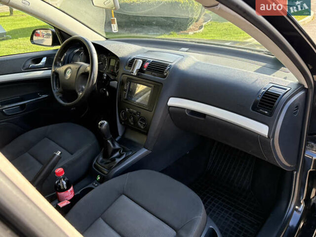 Чорний Шкода Октавія, об'ємом двигуна 1.6 л та пробігом 208 тис. км за 5999 $, фото 36 на Automoto.ua