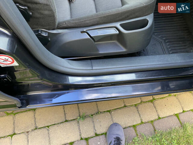 Черный Шкода Октавия, объемом двигателя 1.6 л и пробегом 210 тыс. км за 6500 $, фото 5 на Automoto.ua