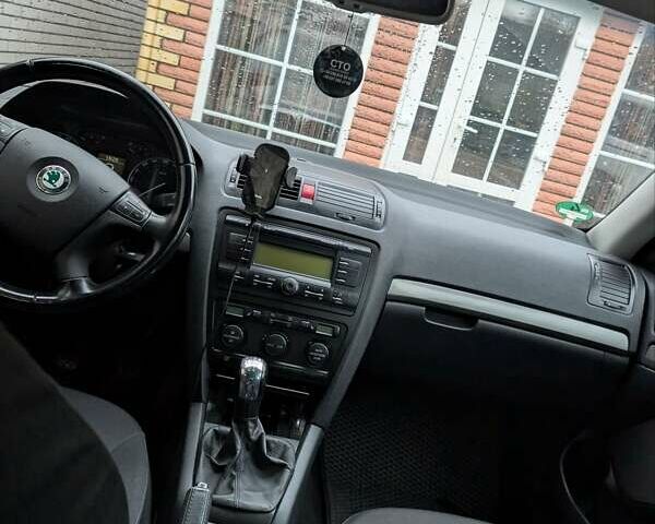 Чорний Шкода Октавія, об'ємом двигуна 1.6 л та пробігом 241 тис. км за 6200 $, фото 18 на Automoto.ua