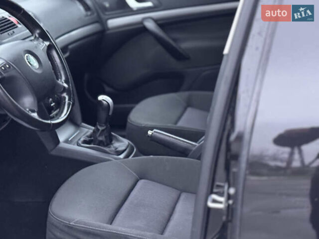 Черный Шкода Октавия, объемом двигателя 2 л и пробегом 250 тыс. км за 5999 $, фото 23 на Automoto.ua