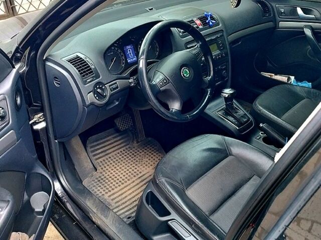Шкода Октавія 2006 у Никополе на Automoto.ua Чорний Шкода Октавія, об'ємом двигуна 2 л та пробігом 0 тис. км за 7200 $, фото 7 на Automoto.ua