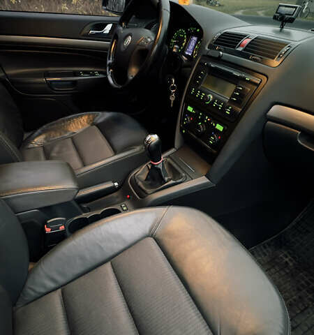 Чорний Шкода Октавія, об'ємом двигуна 1.6 л та пробігом 248 тис. км за 8300 $, фото 12 на Automoto.ua