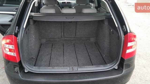 Черный Шкода Октавия, объемом двигателя 1.6 л и пробегом 260 тыс. км за 7400 $, фото 12 на Automoto.ua