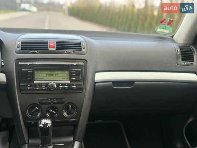 Черный Шкода Октавия, объемом двигателя 1.6 л и пробегом 193 тыс. км за 6200 $, фото 31 на Automoto.ua