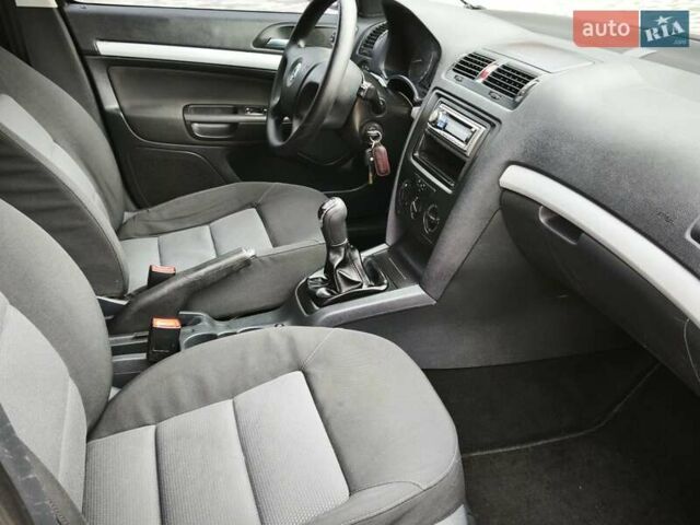 Черный Шкода Октавия, объемом двигателя 1.6 л и пробегом 268 тыс. км за 5300 $, фото 16 на Automoto.ua