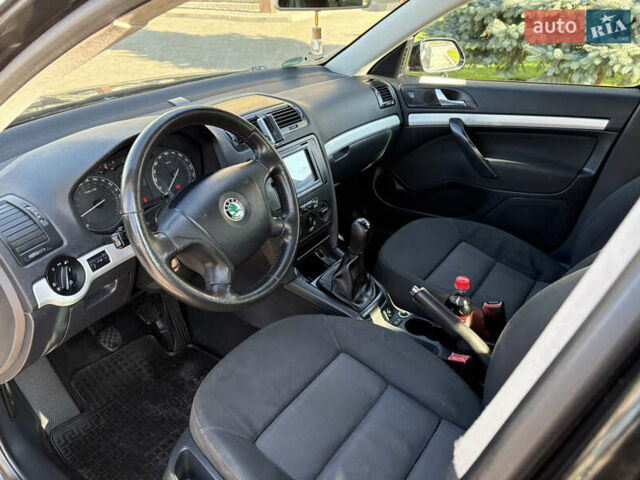 Чорний Шкода Октавія, об'ємом двигуна 1.6 л та пробігом 208 тис. км за 5999 $, фото 29 на Automoto.ua