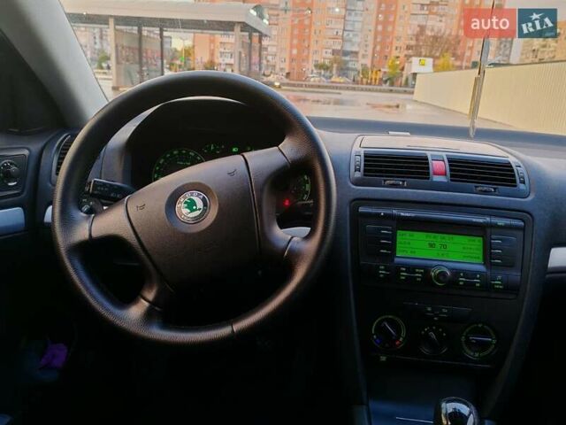 Черный Шкода Октавия, объемом двигателя 1.6 л и пробегом 258 тыс. км за 6200 $, фото 20 на Automoto.ua