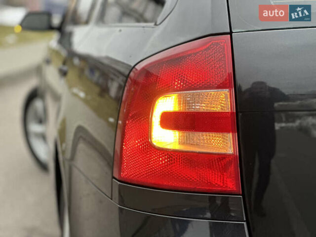 Чорний Шкода Октавія, об'ємом двигуна 2 л та пробігом 279 тис. км за 5999 $, фото 15 на Automoto.ua