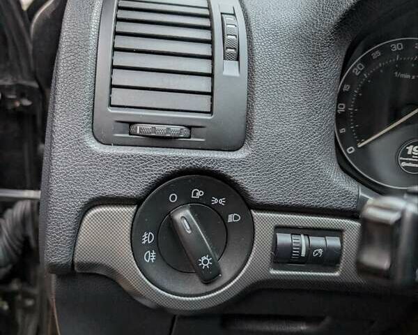 Чорний Шкода Октавія, об'ємом двигуна 1.6 л та пробігом 241 тис. км за 6200 $, фото 17 на Automoto.ua