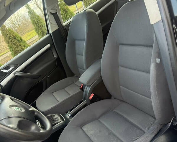 Черный Шкода Октавия, объемом двигателя 1.6 л и пробегом 193 тыс. км за 6200 $, фото 17 на Automoto.ua