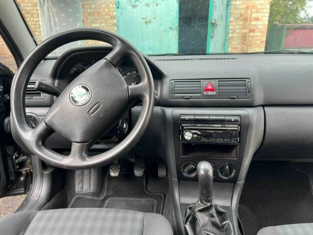 Чорний Шкода Октавія, об'ємом двигуна 1.6 л та пробігом 276 тис. км за 5400 $, фото 18 на Automoto.ua