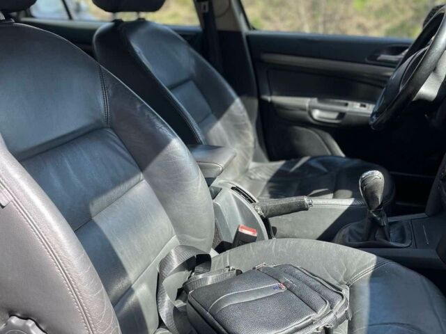 Черный Шкода Октавия, объемом двигателя 1.9 л и пробегом 300 тыс. км за 2550 $, фото 5 на Automoto.ua