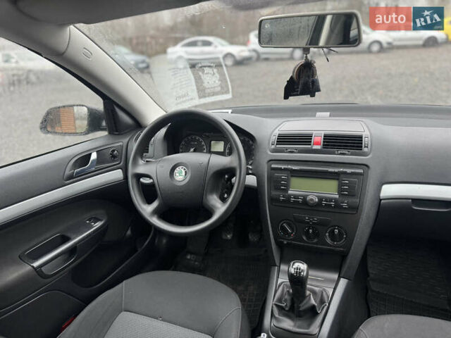 Черный Шкода Октавия, объемом двигателя 1.6 л и пробегом 251 тыс. км за 5800 $, фото 30 на Automoto.ua