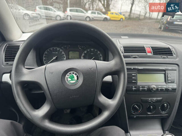 Черный Шкода Октавия, объемом двигателя 1.6 л и пробегом 251 тыс. км за 5800 $, фото 36 на Automoto.ua