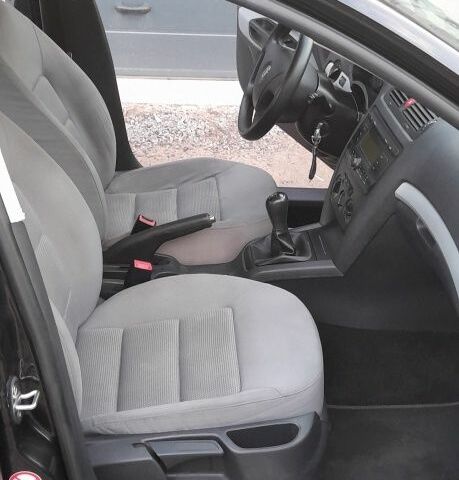 Черный Шкода Октавия, объемом двигателя 1.6 л и пробегом 260 тыс. км за 7400 $, фото 16 на Automoto.ua