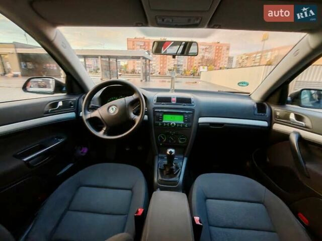 Черный Шкода Октавия, объемом двигателя 1.6 л и пробегом 258 тыс. км за 6200 $, фото 21 на Automoto.ua